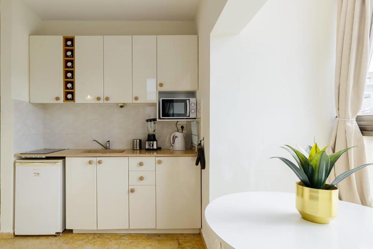 Bright And Spacious Loft By The Sea With Bomb Shelter 特拉维夫 外观 照片